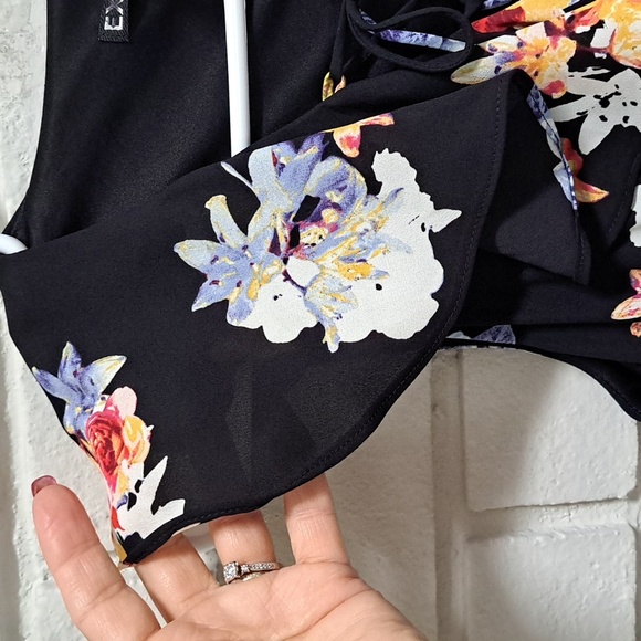 Express Black Floral Ruffled Tie Front Sleeveless Dress. Size 4 NWT - Picture 4 of 11